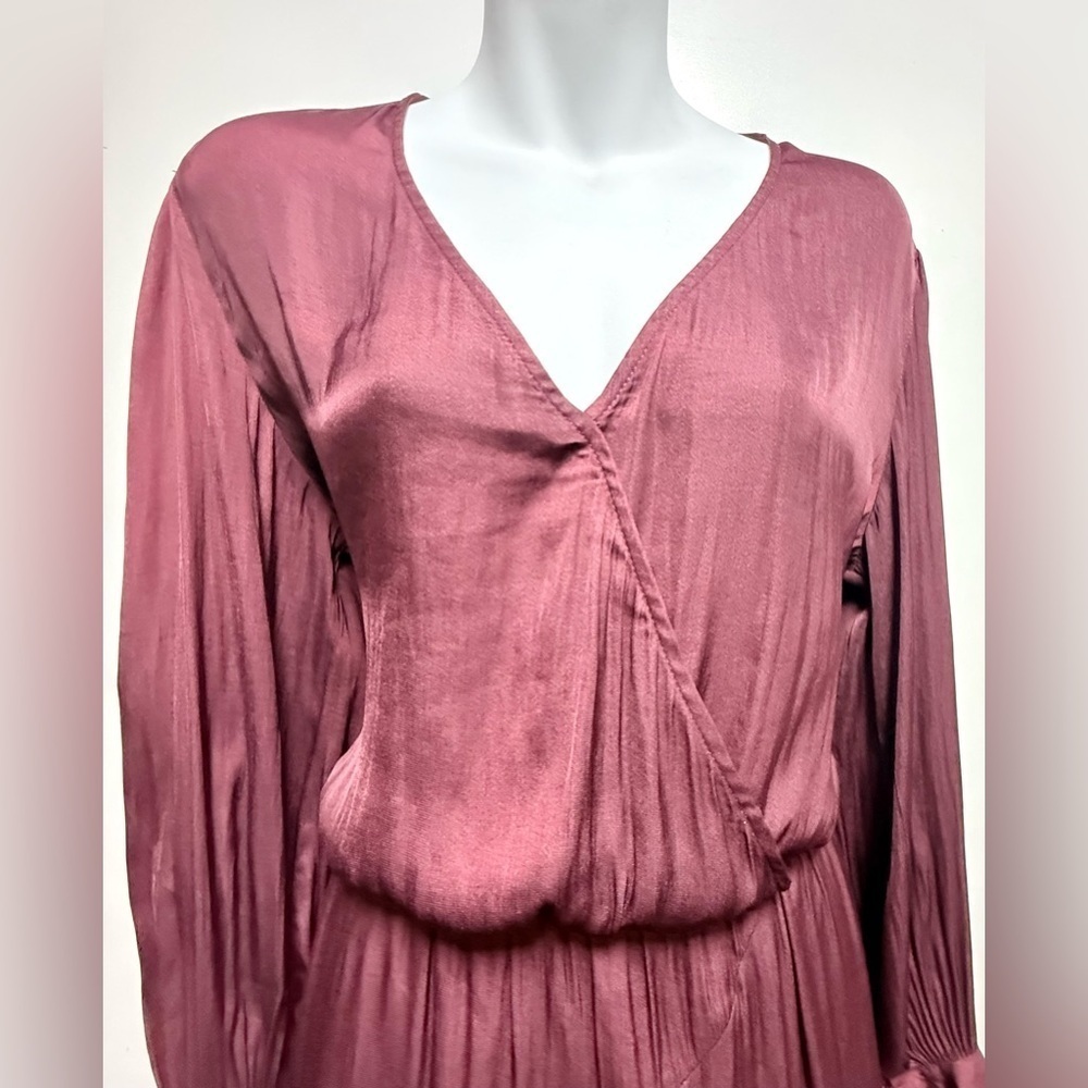 Socialite Red Ruffled V-Neck Long Sleeve Dress - Picture 4 of 9